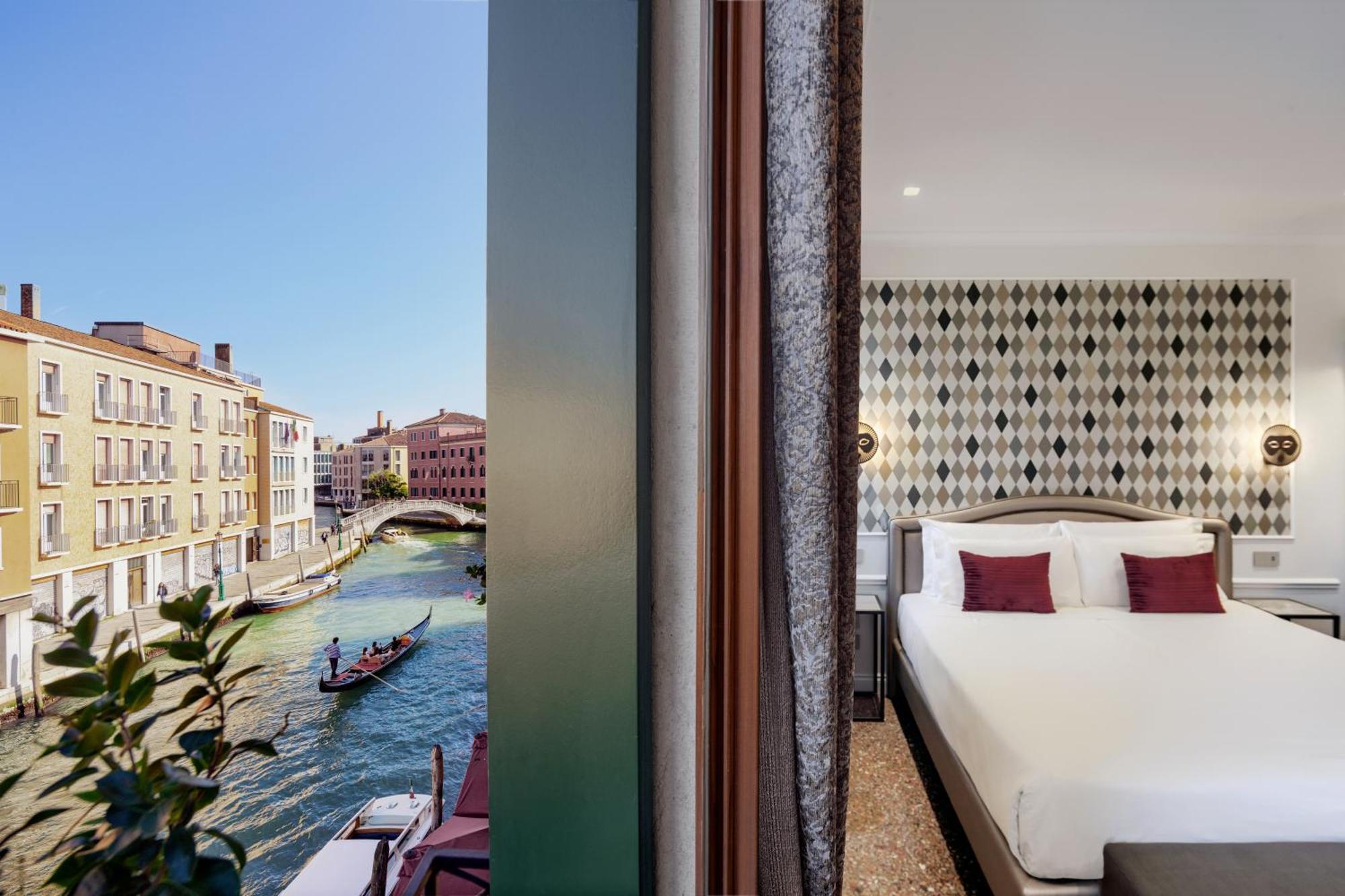Double Room with Canal View,1742585773:JPEG