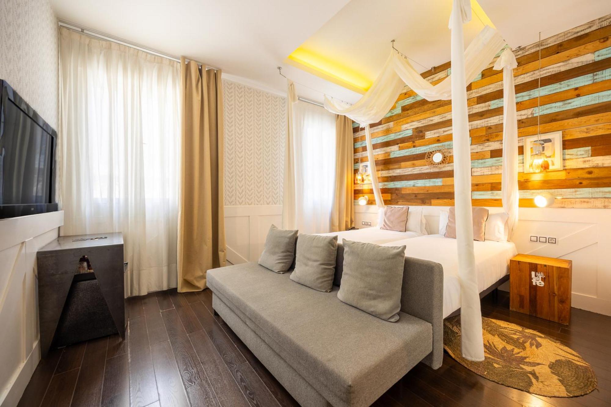 Quadruple Room,1758290131:JPEG