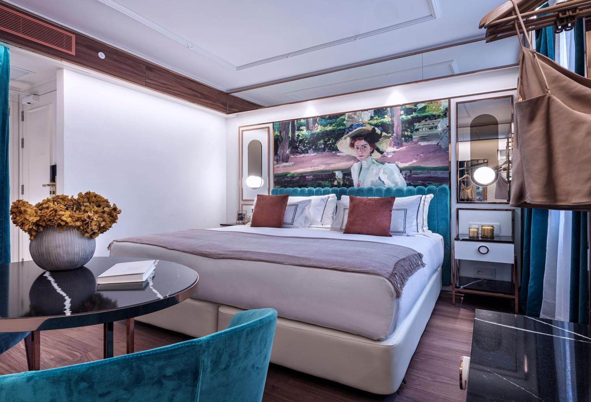 Deluxe Room,1765576749:JPEG