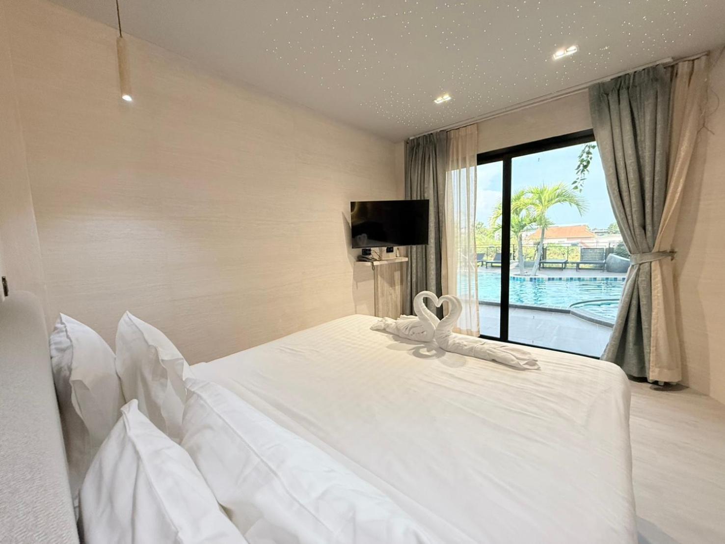 Double Room with Pool View,1765615902:JPEG
