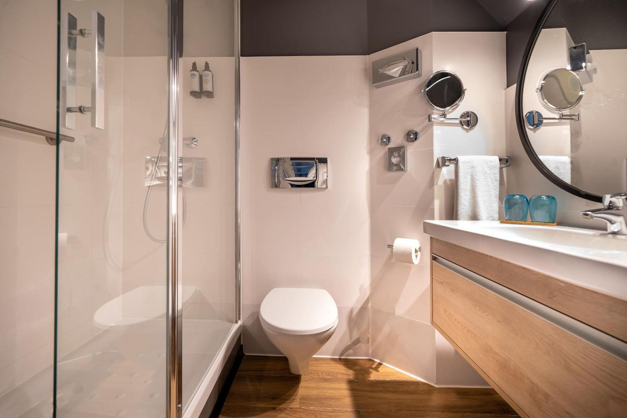 Standard  Room,1765792908:JPEG