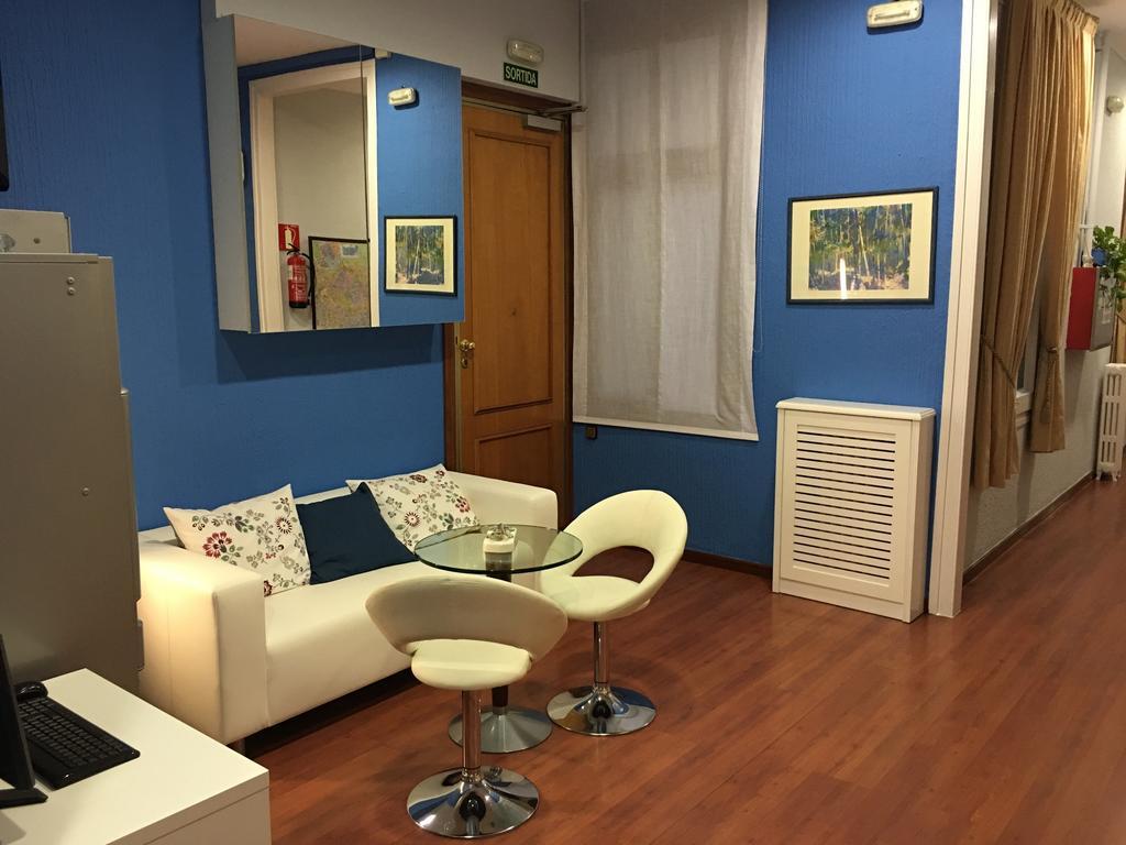 Single Room,632827686:JPEG