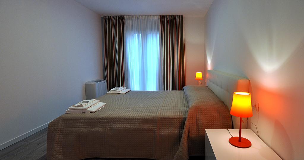 One-Bedroom Apartment,211291973:JPEG