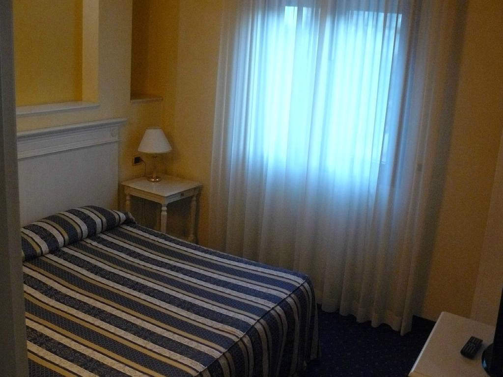 Superior Single Room,246512037:JPEG