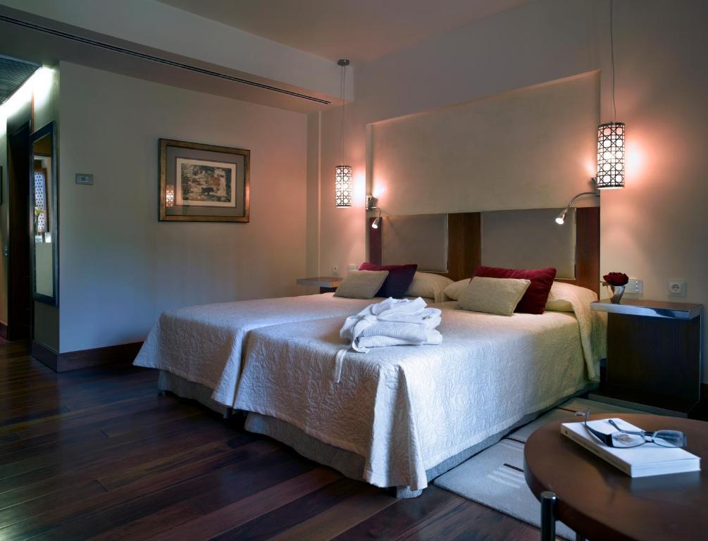 Standard Double Room,51277717:JPEG