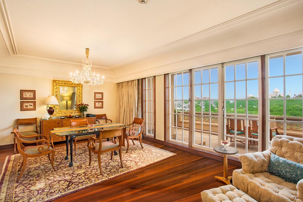 Luxury Suite With Two Balconies And Taj Mahal View,396296967:JPEG