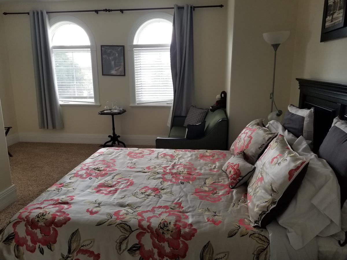 Double Room with Private Bathroom,641678190:JPEG