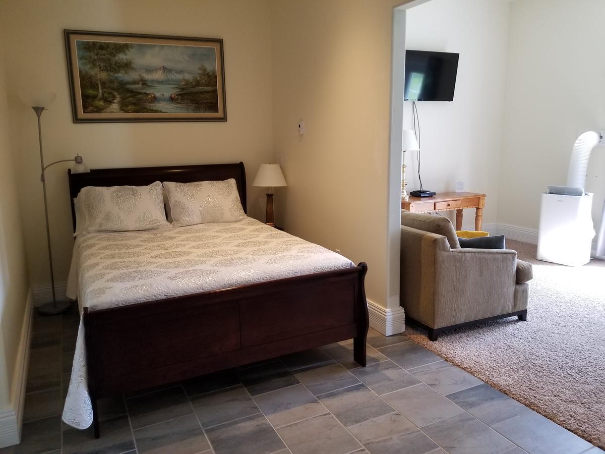 Double Room with Private Bathroom,641692182:JPEG