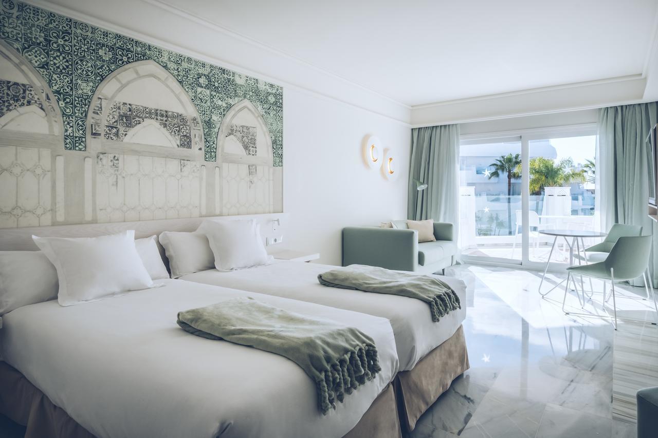 Double or Twin Room with Partial Sea View,665704914:JPEG