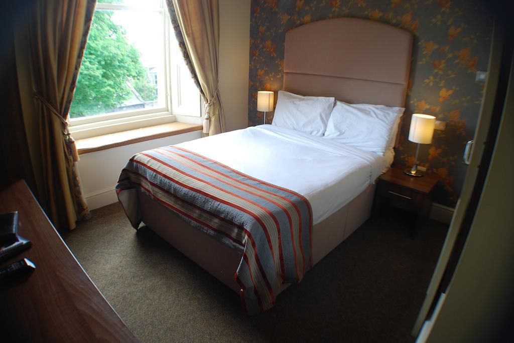 Small Double Room,1580334631:JPEG