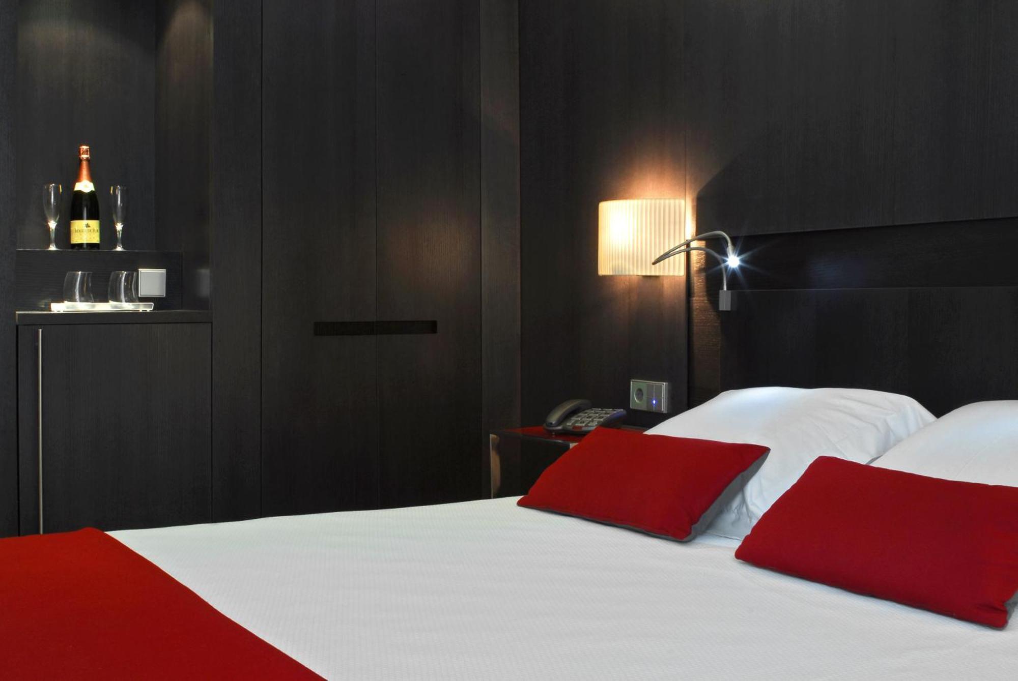 Standard  Double Room,938419471:JPEG