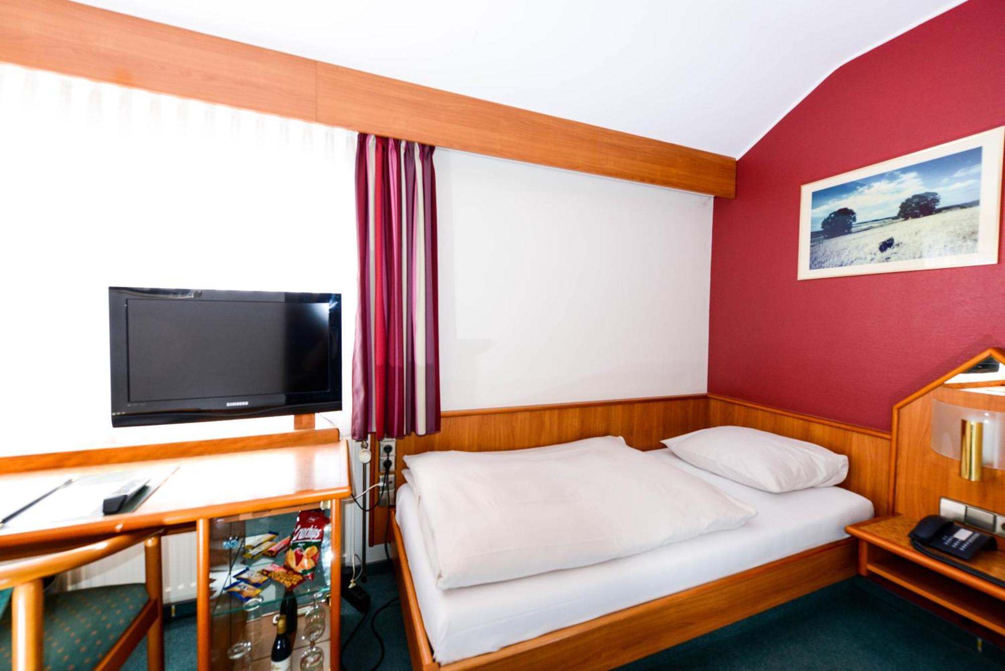 Single Room,258083485:JPEG
