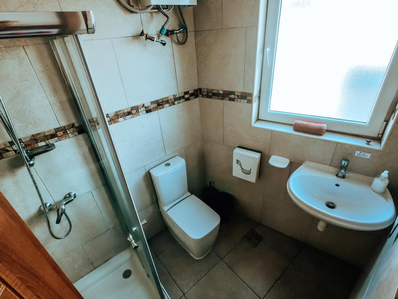 Deluxe Queen Room Ensuite,775250362:JPEG