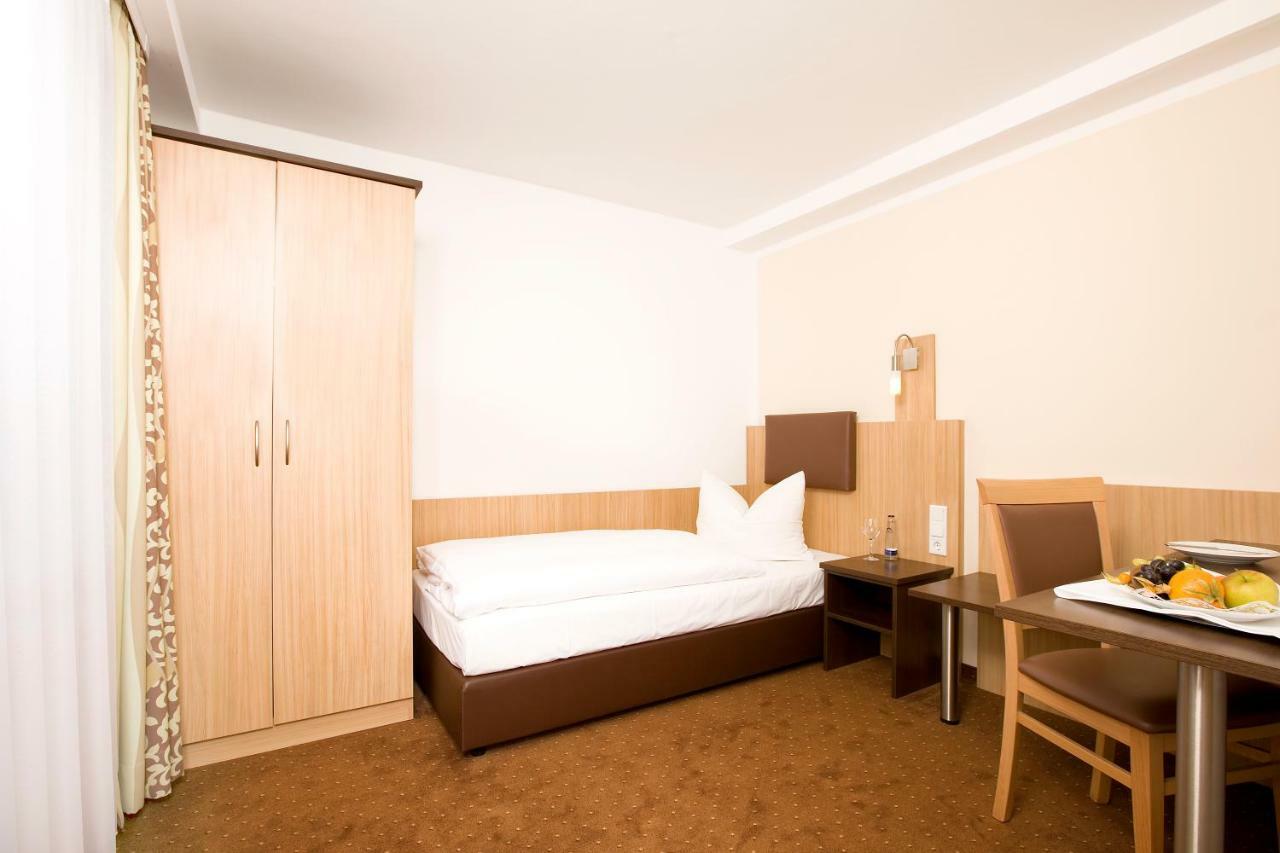 Single Room with Private Bathroom,780937791:JPEG