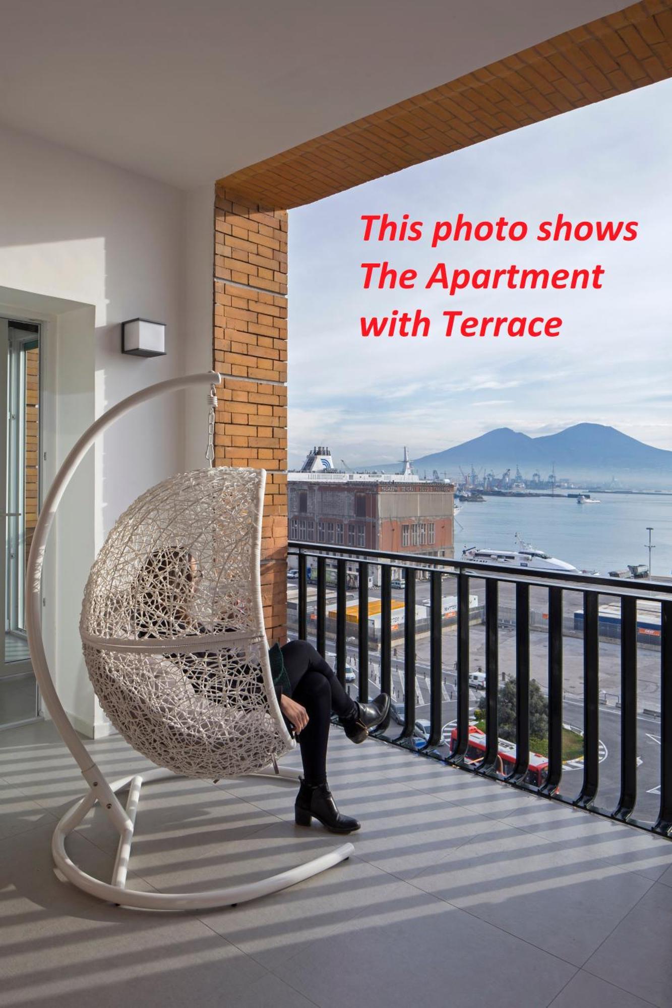 Apartment with Terrace,822915710:JPEG