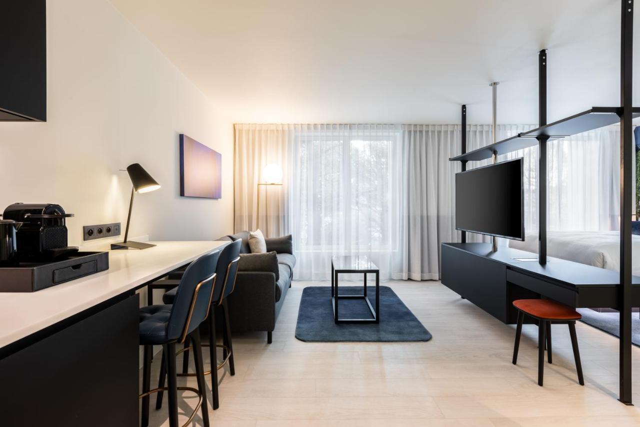 Deluxe Suite, 1 King with Sofa Bed,1388107715:JPEG