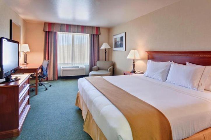 King Room Mobility Access or Hearing Accessible,1276469254:JPEG
