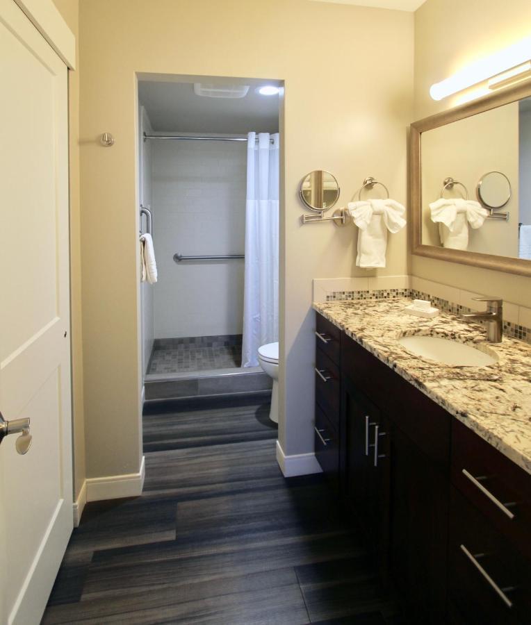 One-Bedroom Apartment,996868938:JPEG