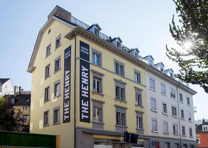 Apartahotel: The Henry Self Check-In Guesthouse