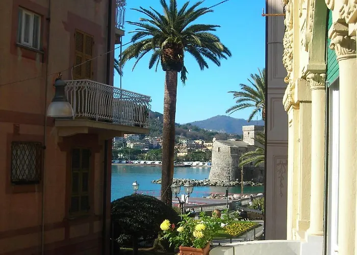 Hotel sulla spiaggia: Hotel Villa Cristina