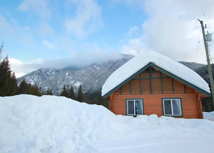 Hotel near College: Mt. Revelstoke Alpine Chalets