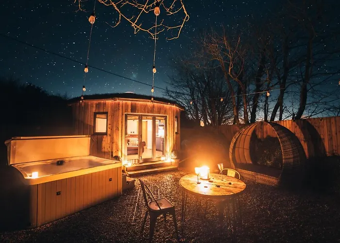 Villa: East Thorne Glamping