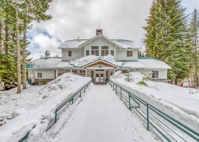 Pet Friendly hotel: The Chinook Lodge At Government Camp - Meredith Lodging