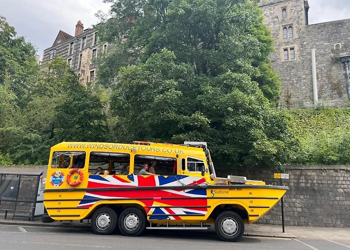 Hotel near College: Urban Living'S - Windsor Castle Luxury Apartments