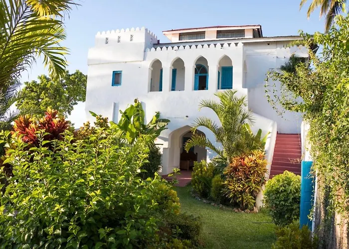 Family Hotel: The House Of Royals