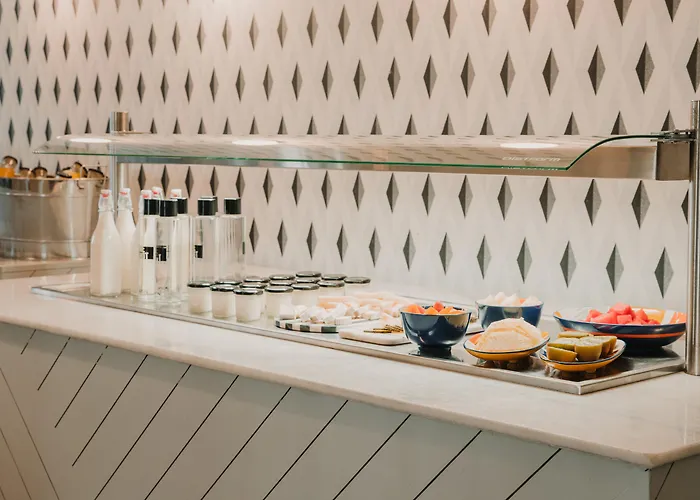 4 sterren hotel: One Shot Reina Victoria