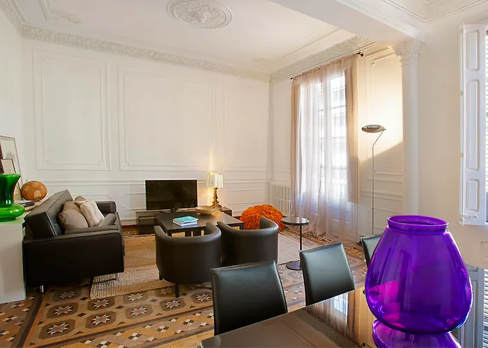 Hotel near College: Barcelona Apartment Val