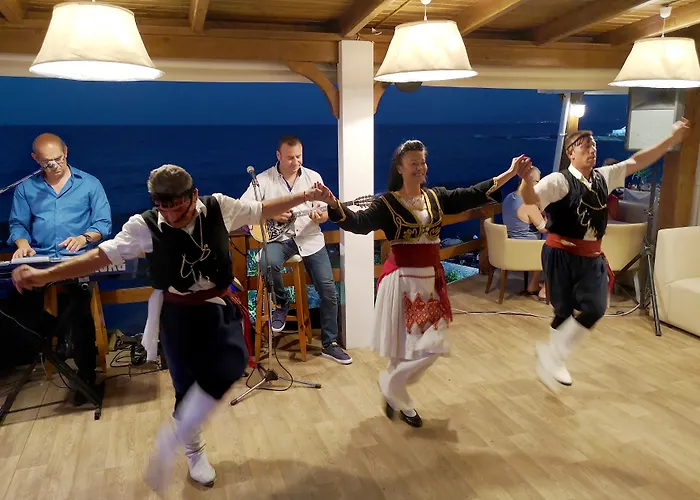 Elmi Beach Hotel & Suites