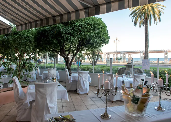 Hôtel bon marché: Hôtel Le Royal Promenade des Anglais