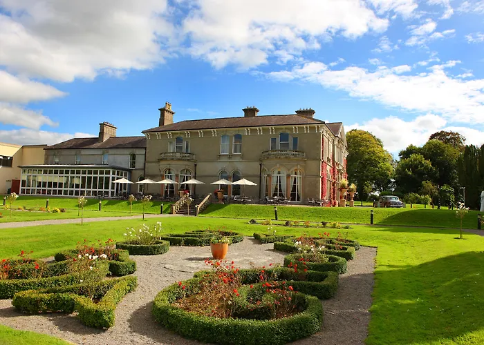 Hotel with pool: Lyrath Estate