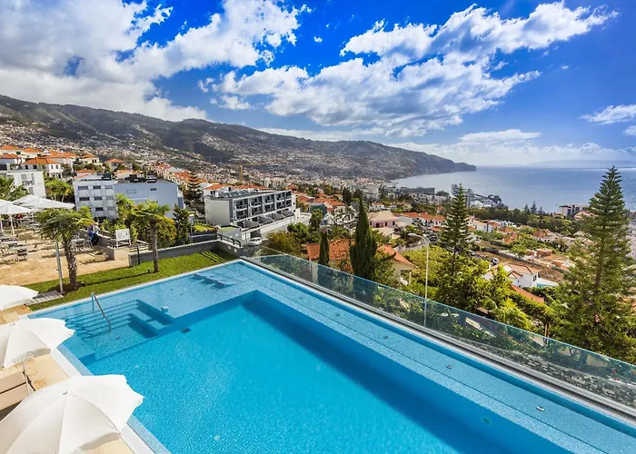 Hotel with Tennis: Madeira Panoramico Hotel