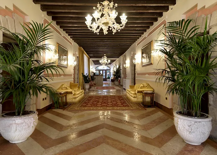 Hotel near College: Hotel Ai Cavalieri Di Venezia