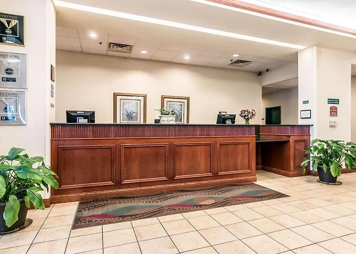 Central hotel: Clarion Suites At The Alliant Energy Center