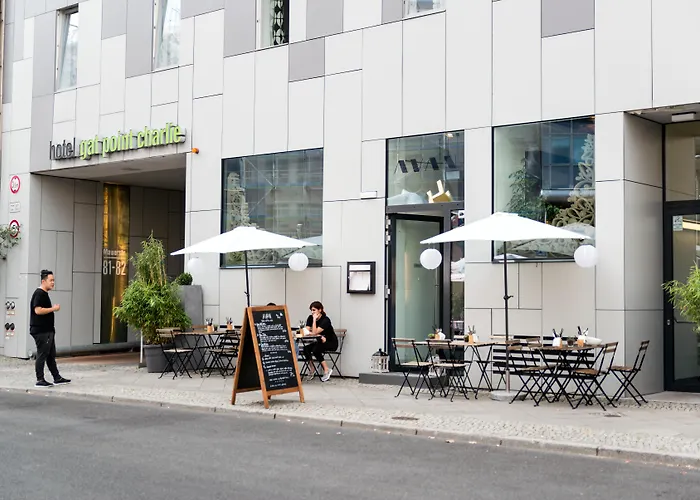 Cheap hotel: Hotel Gat Point Charlie