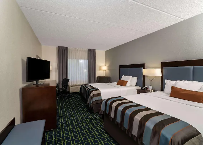 Gatlinburg Hotels near Asheville Regional Airport (AVL)