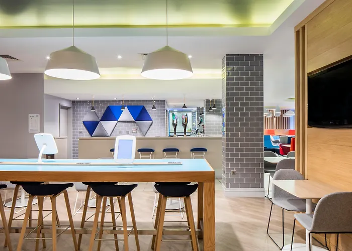 Holiday Inn Express Belfast City By Ihg