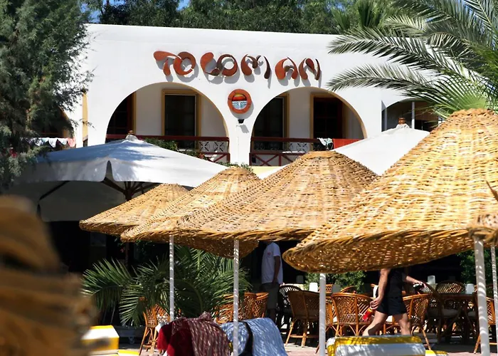 Hotel with pool: Toloman Hotel Bitez Beach