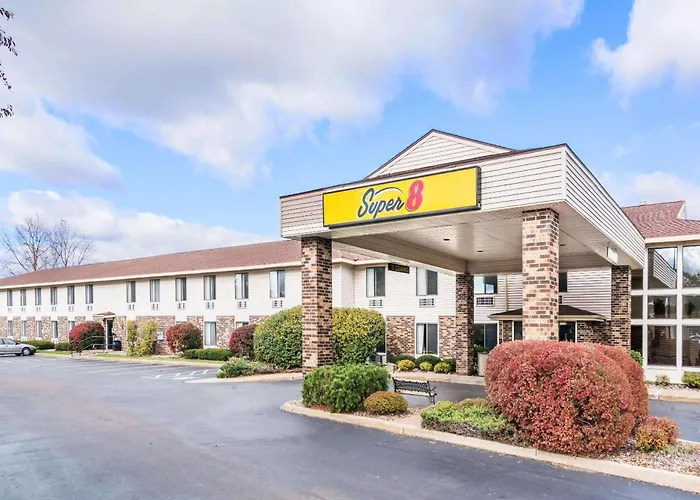 Resort: Super 8 By Wyndham Wausau