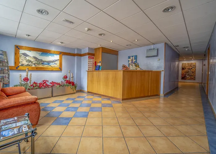 Hotel cerca del colegio: Apartaments Del Meligar