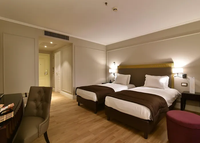 Luxury hotel only: Grand Hotel Yerevan - Small Luxury Hotels Of The World