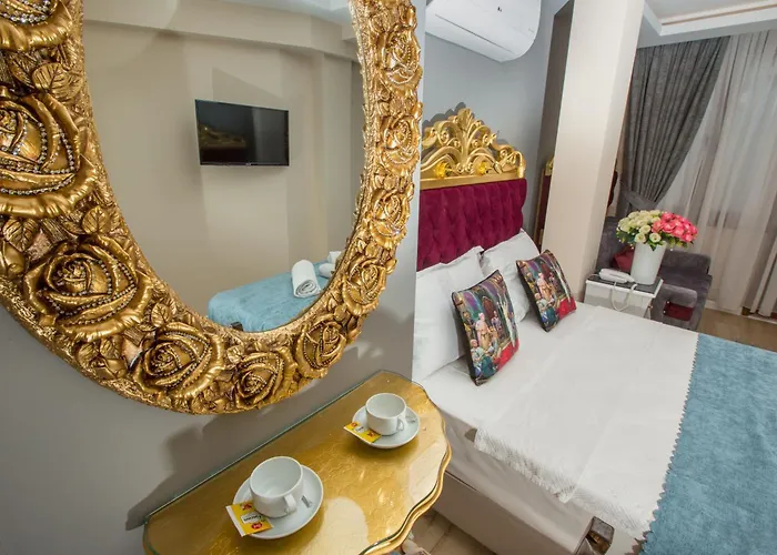 Cheap hotel: Atlantis Royal Hotel