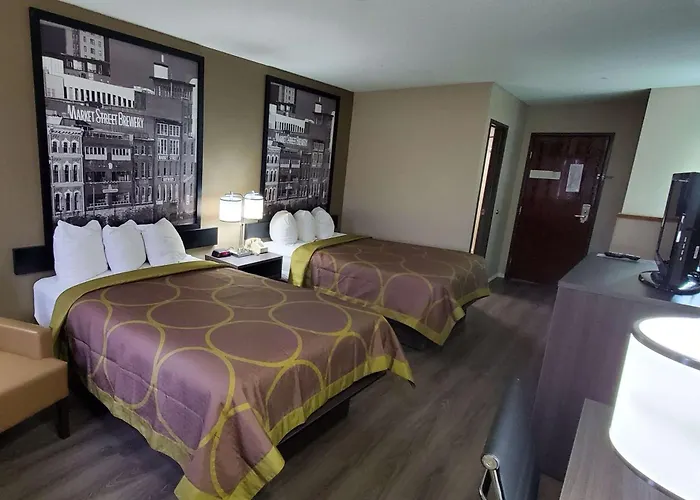 Super 8 By Wyndham Paris
