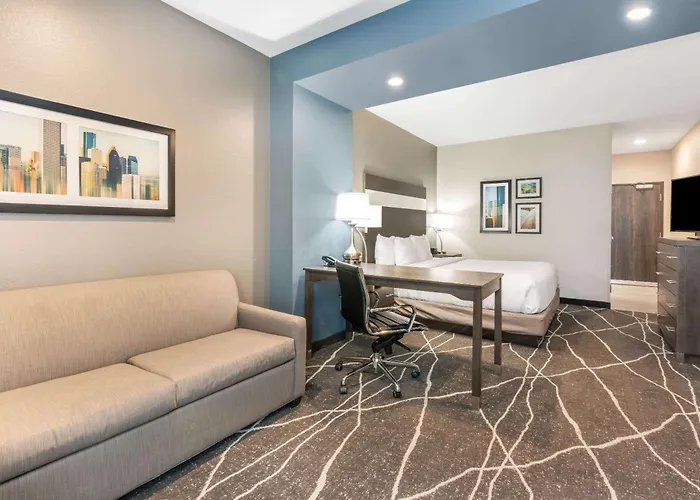 Luxury hotel only: La Quinta Inn And Suites By Wyndham Houston Spring South