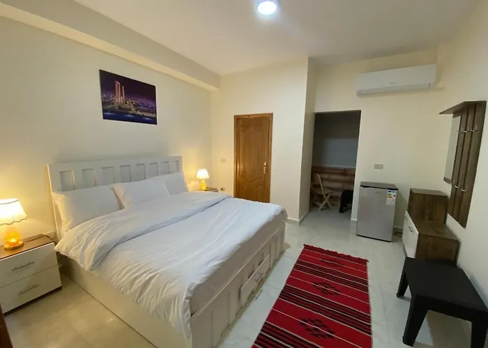 Cheap hotel: Rose City Inn