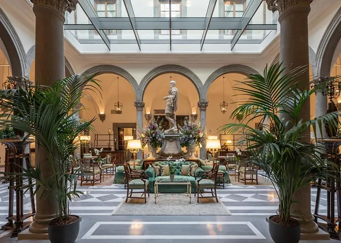 Luxury hotel only: Palazzo Portinari Salviati Residenza D'Epoca