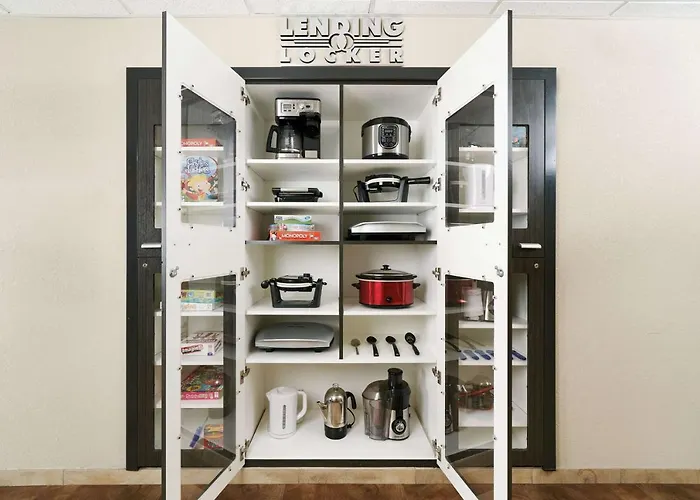 3 star hotel: Candlewood Suites By The Galleria